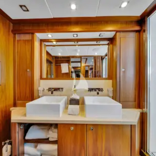 NATURAL 9 - Master Stateroom - en suite
