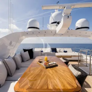 ROYALE X - Top deck dining 