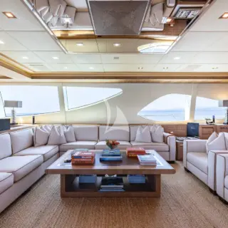 ROYALE X - main saloon lounge area 