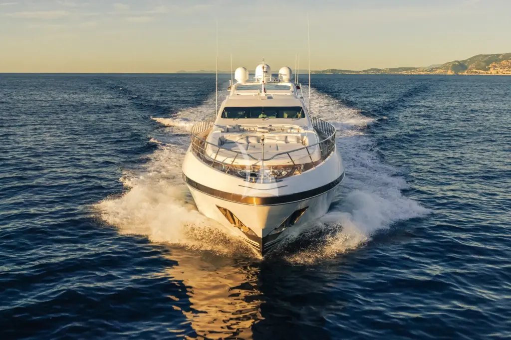BLUE AZUR - cruising fwd