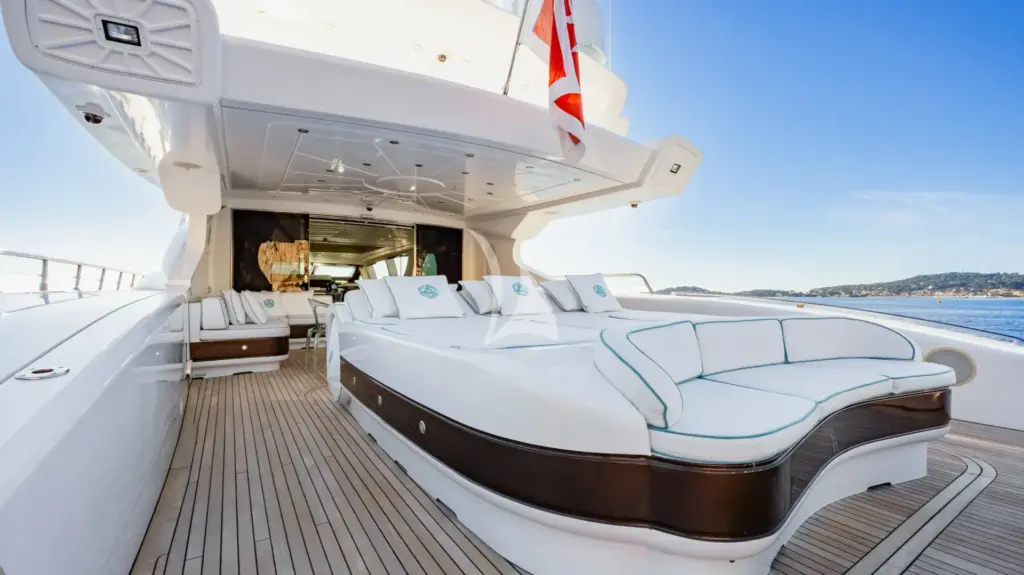 BLUE AZUR - aft deck