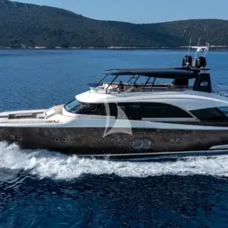 BELLA LUNA - Profile underway