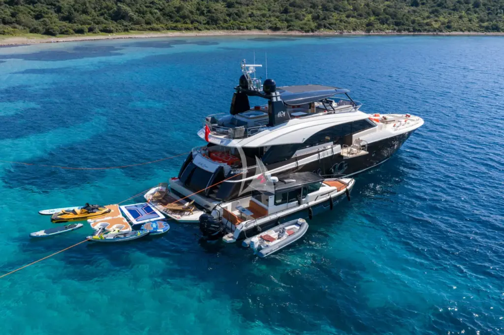 BELLA LUNA - At anchor with tenders and toys