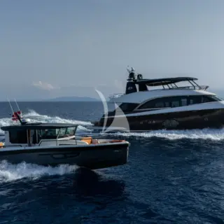 BELLA LUNA - Underway with tender