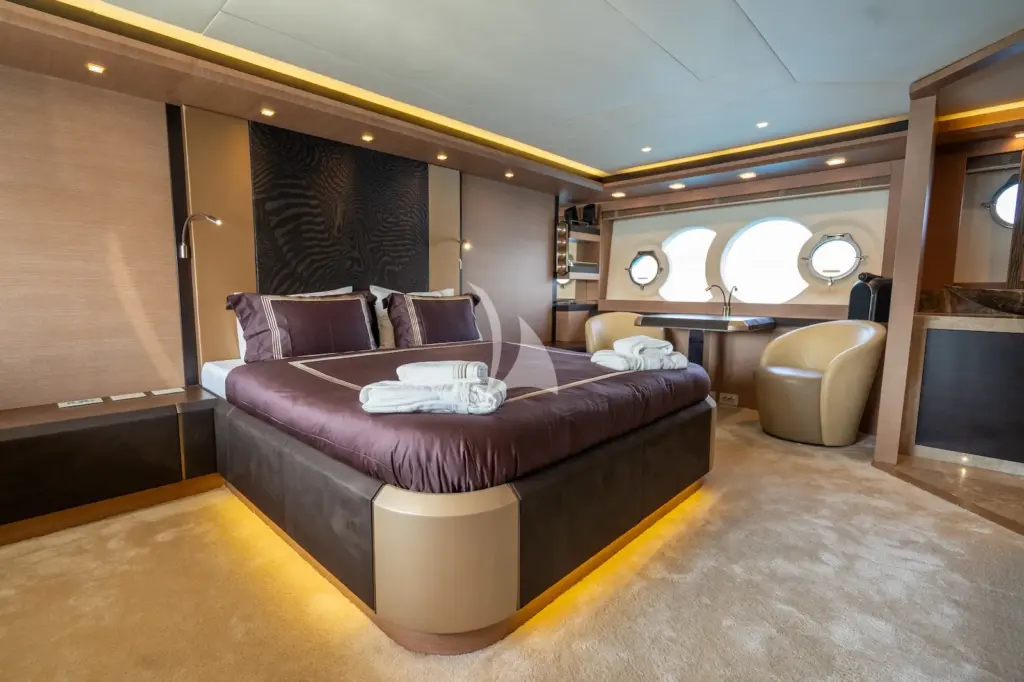 BELLA LUNA - Master stateroom