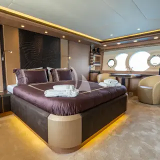 BELLA LUNA - Master stateroom