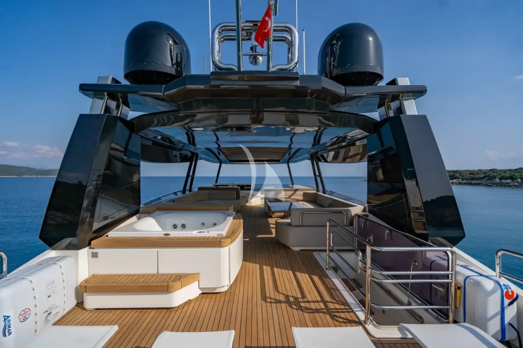 BELLA LUNA - Sundeck Jacuzzi