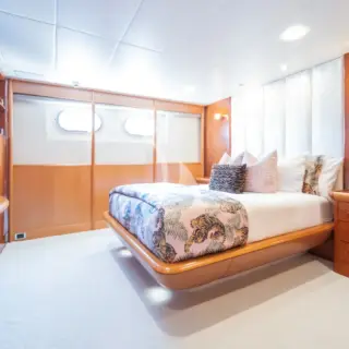 OCTOPUS - Guest Stateroom (Queen)
