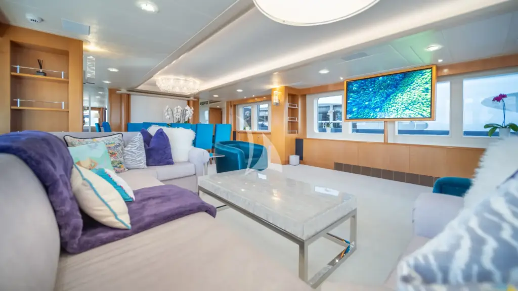 OCTOPUS - Main Salon
