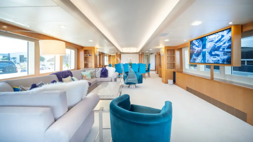 OCTOPUS - Main Salon