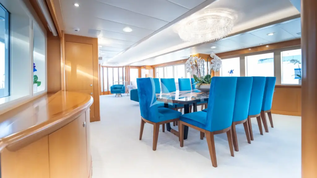 OCTOPUS - Main Deck Dining