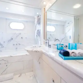 OCTOPUS - Guest Bathroom