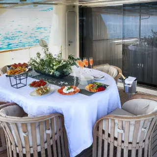 ZIACANAIA - Main deck al fresco dining area
