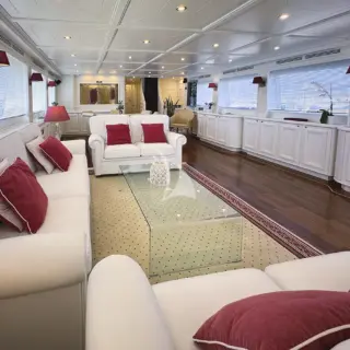 ZIACANAIA - Main saloon