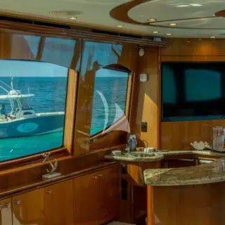 GAIL FORCE II - Salon Bar looking aft