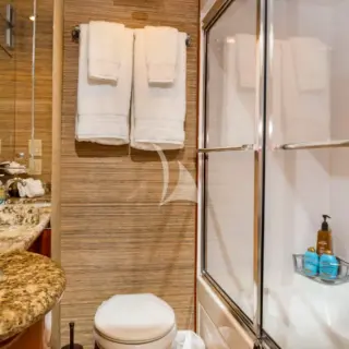 GAIL FORCE II - Port Queen Stateroom En-suite