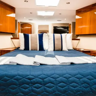 GAIL FORCE II - Port Queen Stateroom