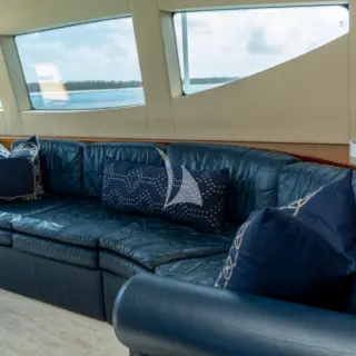 GAIL FORCE II - Pilot House Seating Area
