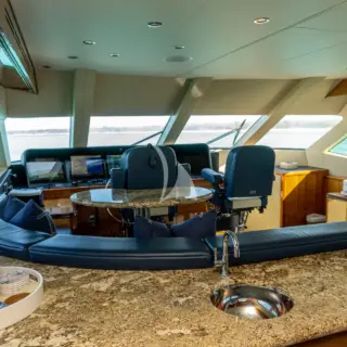 GAIL FORCE II - Pilot House & Seating Area