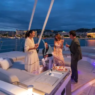 MAGIC MOMENTS 3 - Sistership (cocktail time - fore deck)