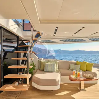 MAGIC MOMENTS 3 - Sistership Aft deck area 