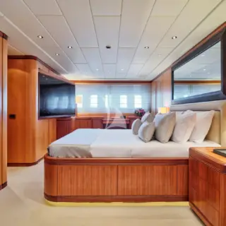 WET PANTHER - Image 12