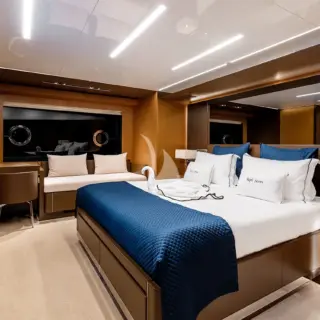RAPH SEVEN II - Master stateroom