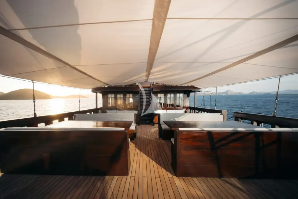 BHAVANA - Main deck forward dining area