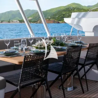 RADIANCE - Cockpit dining - seats up to 8 at each table