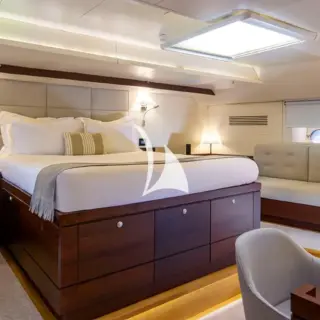 RADIANCE - Master cabin