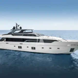 RAPH SEVEN - At anchor