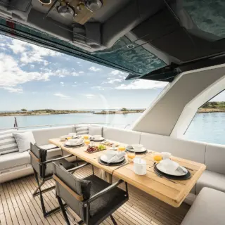 SWEET CAROLINE - FLYBRIDGE AL FRESCO DINING
