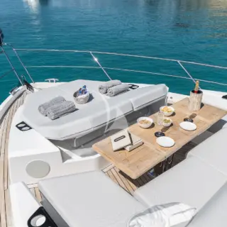 SWEET CAROLINE - BOW SUNBEDS AND LOUNGING AREA