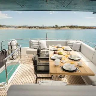 SWEET CAROLINE - FLYBRIDGE AL FRESCO DINING