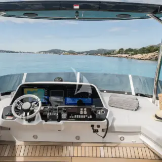 SWEET CAROLINE - FLYBRIDGE COCKPIT AND LOUNGING AREA