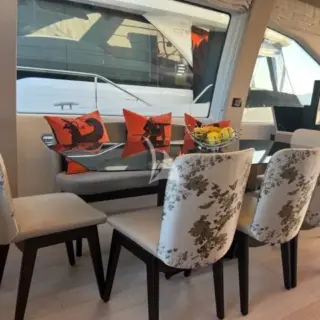 SOLSTICE - Dinning Table