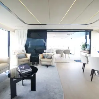 WHITE STAR - Main Salon