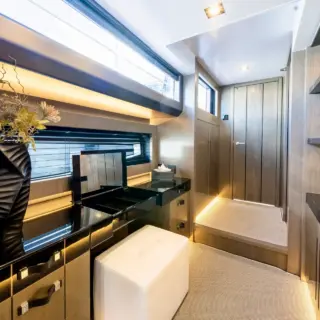 LADY B II - Master cabin study