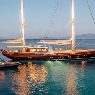 VAY - Image 2