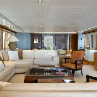YAMI - Main Salon