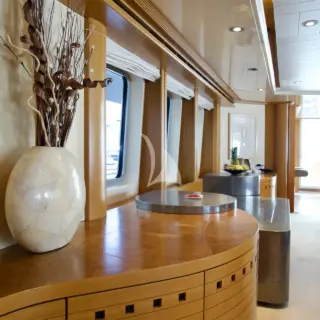 YAMI - Main Salon