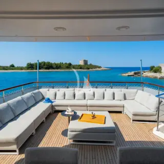 VALENTINA II - Upper deck 