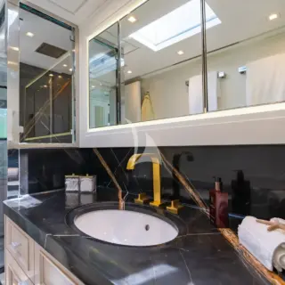 VALENTINA II - Owner's en-suite facilities