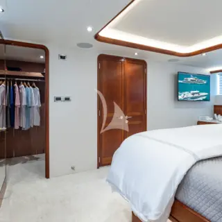 NO SHORTCUTS - Master King Stateroom