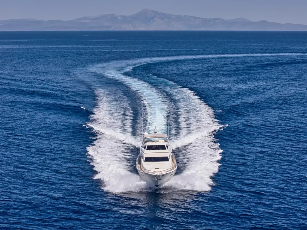 APEΙRON BLUE - Front view cruising