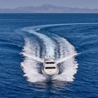 APEΙRON BLUE - Front view cruising