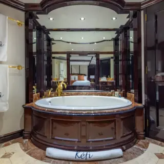 KEFI - Master Ensuite