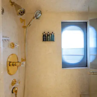 KEFI - Master Ensuite