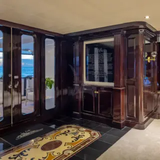 KEFI - Main Salon