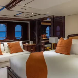 KEFI - Master King Stateroom